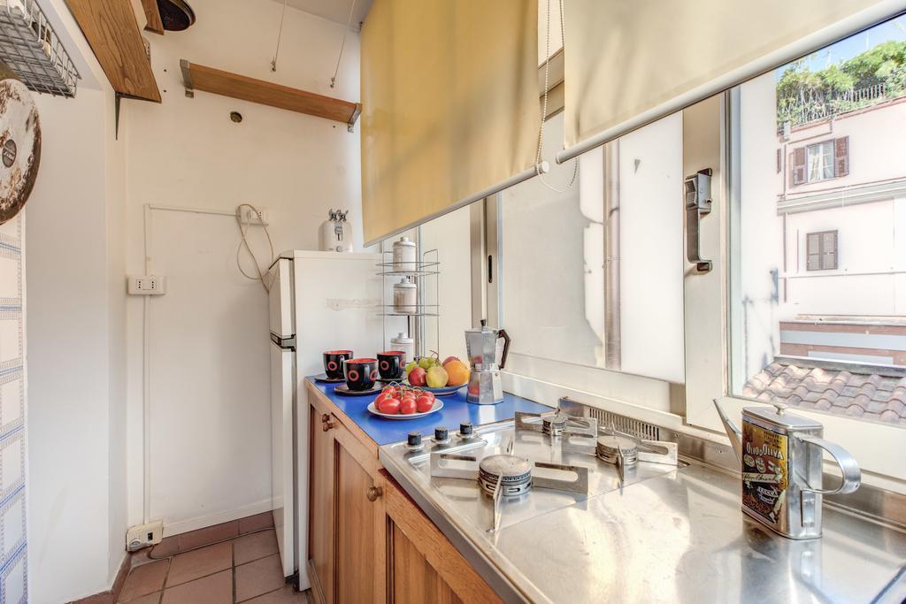 Frangipane Apartment Рим Номер фото