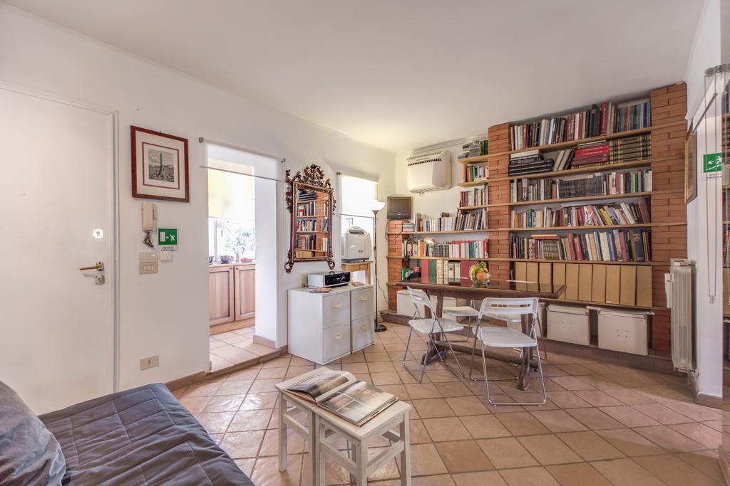 Frangipane Apartment Рим Номер фото